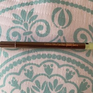 New Pixi by Petra Endless Silky Eye Pen in BronzeBeam